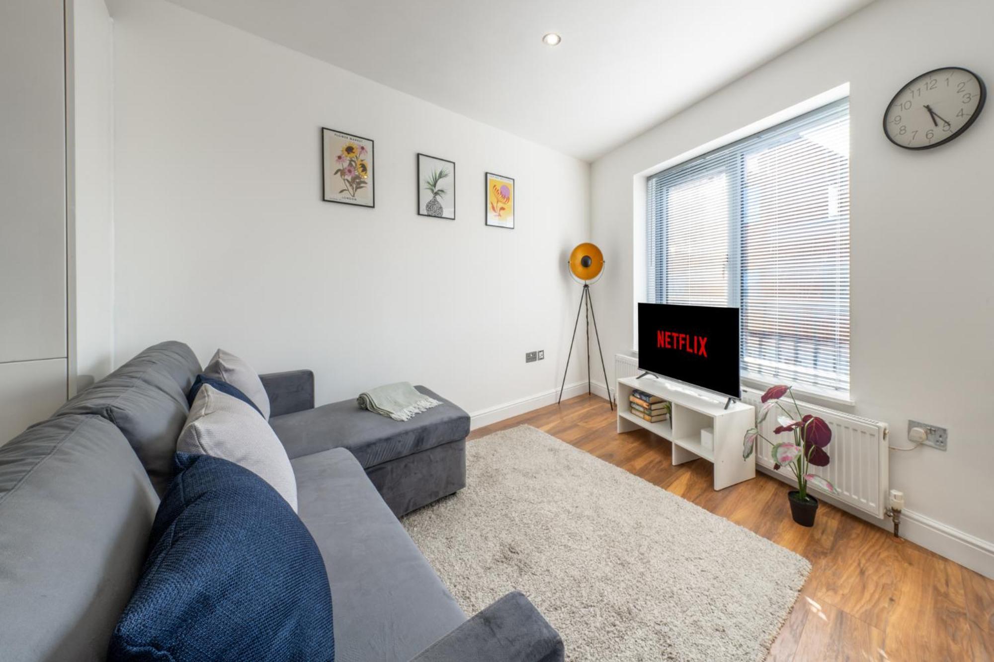 Central Watford Retreat By Hampton - Ideal For Contractors & Leisure Guests Apartment Ngoại thất bức ảnh